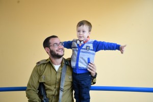 pr bmr Boeing donor w child